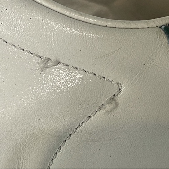 Gucci Ace Sneakers size 35.5 (size 5.5 fit more like 6) - Picture 12 of 16